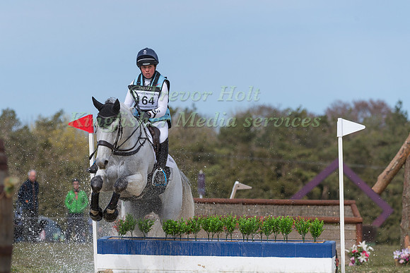 KITTY KING RIDING CRISTAL FONTAINE