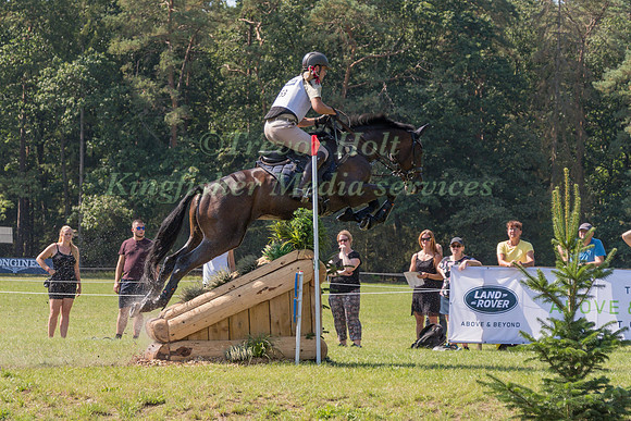 Giovanni Ugolotti (ITA) and Note Worthy