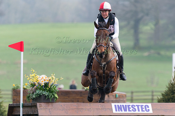 EMILY LOCHORE RIDING HEXMALEYS HAYDAY-2