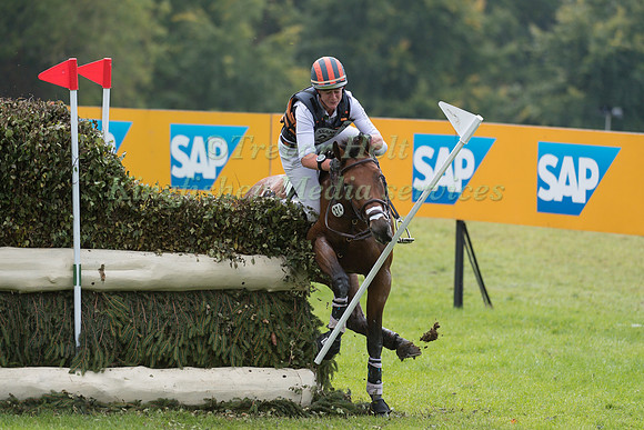 LAUREN KIEFFER (USA) RIDING D A DURAS