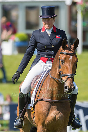 Pippa Funnell (GBR) riding Mirage D'Elle