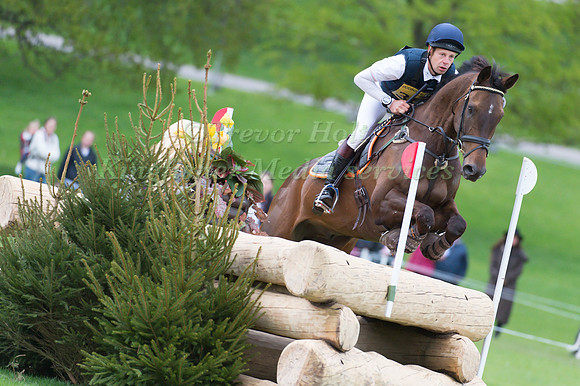 Christopher Burton(AUS)  riding  GRAF LIBERTY