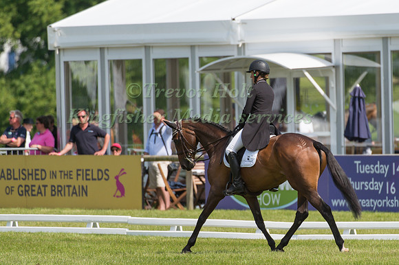 Caroline Powell (NZL) riding Spice Sensation