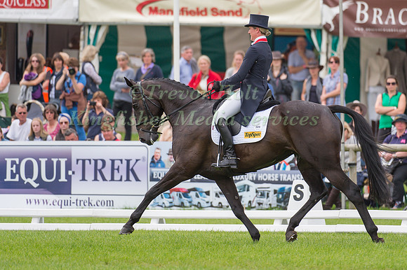 Nicola Wilson (GBR) riding Annie Clover
