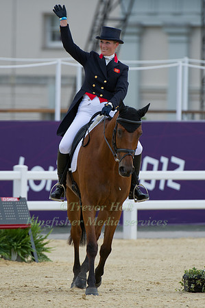 Zara Phillips waving to crowd