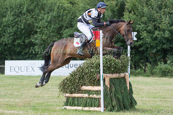 Rodney Powell (GBR) riding Grovine De Reve