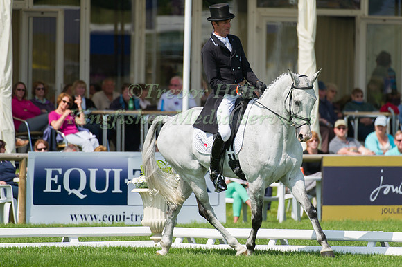 Mark Todd and NZB Regent Lad