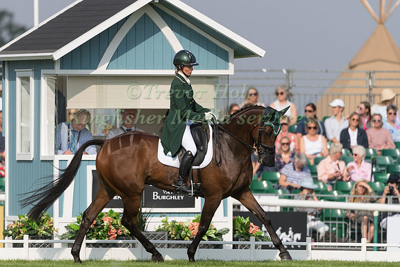 SARAH ENNIS AND GRANTSTOWN JACKSON (IRL)