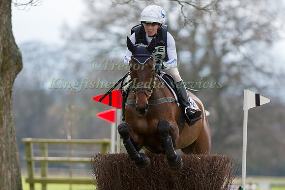 SAMANTHA HOBBS  RIDING  TRETAWN