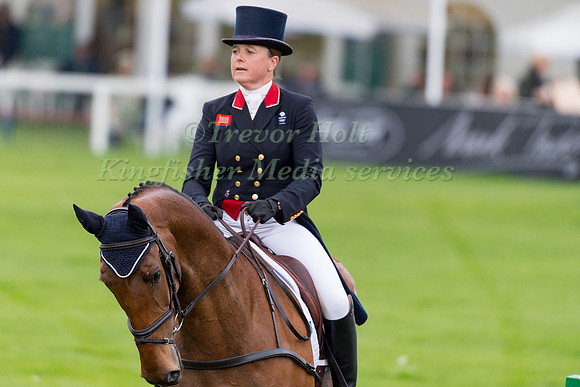Pippa Funnell (GBR) and  Billy Walk On