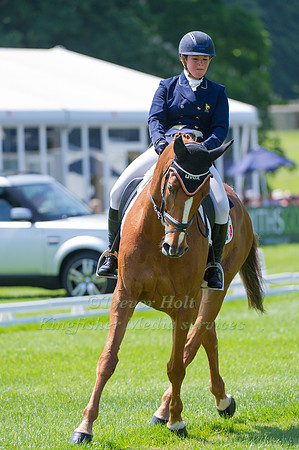 Orlane Hillereau and Naome De Glain