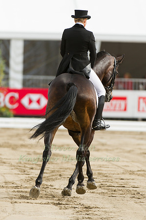 Alena Tseliaushkina and Passat
