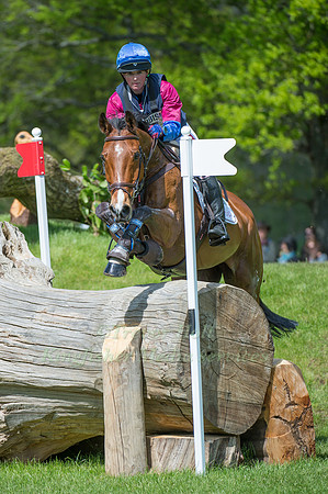 Hannah Bate (GBR) riding Finbury Hill