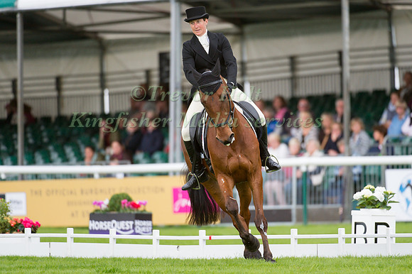 Emily Lochore (GBR) and  Hexmaleys Hayday