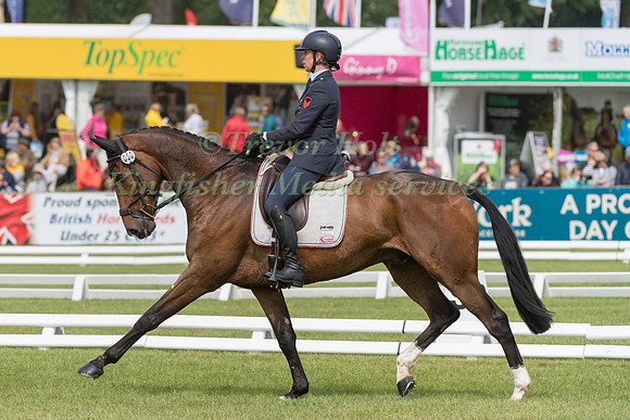 VITTORIA PANIZZON (GBR) AND SUPER CILLIOUS