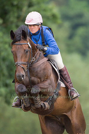 CLARE CHAMBERLAYNE   RIDING SANDRO IX