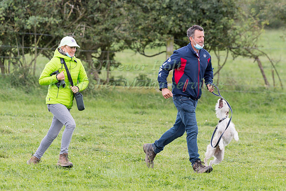 Jo Lambert & Alastair wilson running on xc course