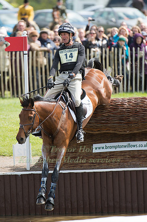 Mark Todd (NZL) riding Leonidas II