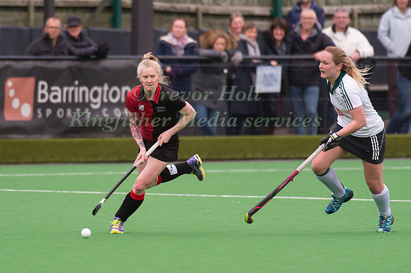 Sarah Ingham of Bowdon Hightown running at the Buckingham defence