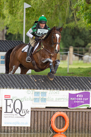 Harriet  Brise (GBR)  riding Coakham Clover