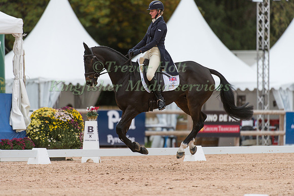 Julie Tew of Great Britain riding Simply Sox