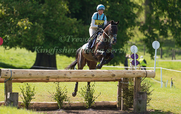 IZZY TAYLOR (GBR) RIDING  TREVIDDEN COMPETING IN THE CROSS COUNTRY PHASE OF THE  CIC THREE STAR COMPETITION AT THE  2017 DODSON AND HORRELL CHATSWORTH INTERNATIONAL HORSE TRIAL.