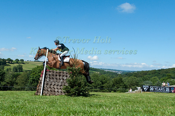 SHARON HUNT (GBR) RIDING VEYGA