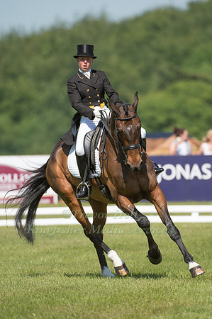 Rosalind Canter (GBR) riding Allstar B