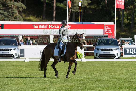 KARA LOUISE MILNE  AND GRANDE DAME SUNSHINE