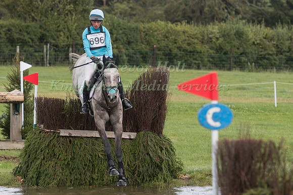 IZZY TAYLOR RIDING HAPPY DAYS