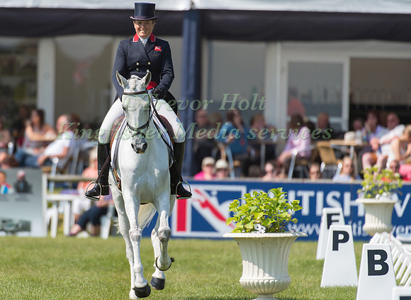 Pippa Funnell (GBR) riding Billy The Biz