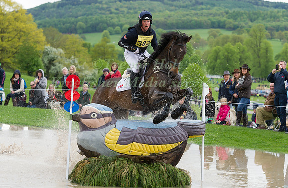 Oliver Townend riding  ODT GHAREEB