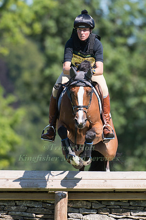 HELEN WILSON (GBR) RIDING FINE FLEUR