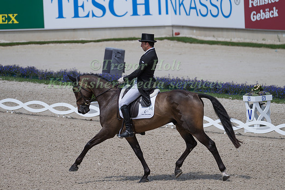 TIM PRICE (NZL) AND COOLEY SHOWTIME