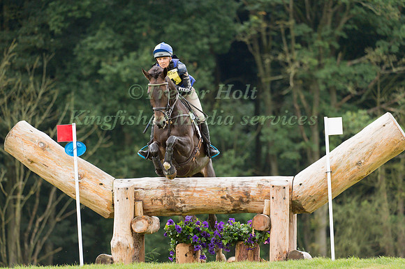 EMMA CARMICHAEL   RIDING DIEREKT