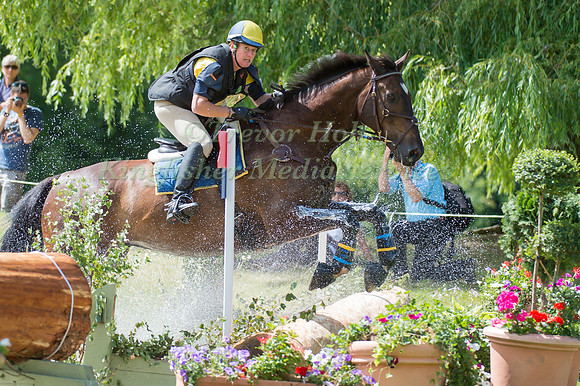 Tracey Day (GBR) riding Carello