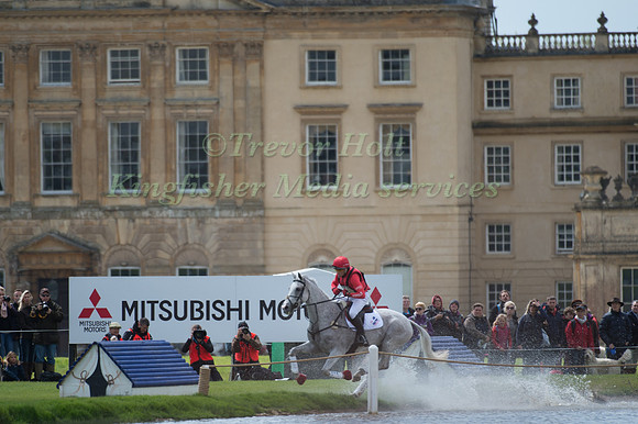 Paul Tapner (AUS) riding Kilronan