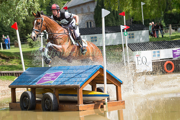 Kevin  McNab (AUS)  riding Dustman