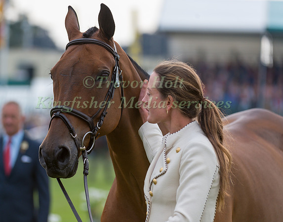 Willa Newton (GBR) and Chance Remark
