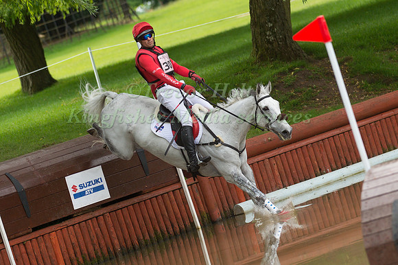 PAUL TAPNER (AUS) RIDING BONZA KING OF ROUGES TAKING PART IN THE CROSS COUNTRY PHASE OF THE CICO THREE STAR AT THE 2017 HOUGHTON INTERNATIONAL HORSE TRIALS