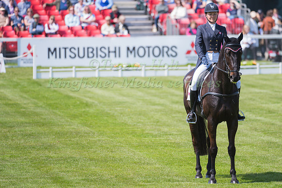 Kathryn Robinson of Canada riding Let it Bee
