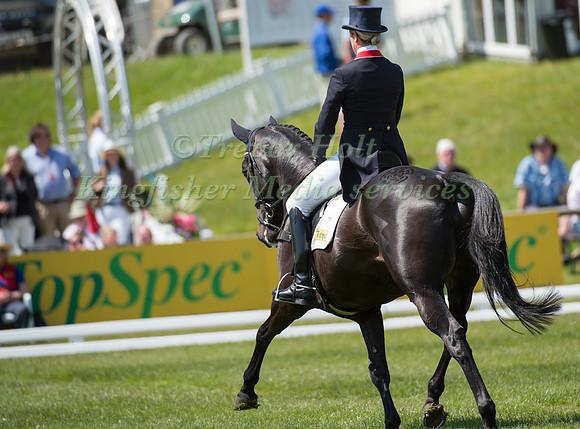 Nicola Wilson (GBR) riding Annie Clover