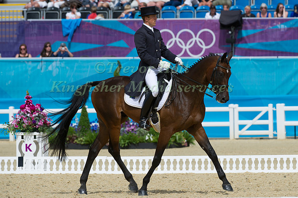 Alexander Peternell and Asih