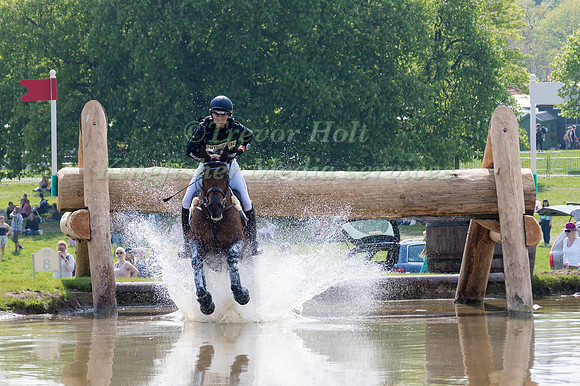 PIGGY FRENCH  (GBR) RIDING  VANIR KAMIRA