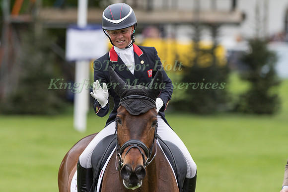 Rosalind Canter (GBR) and Lordships Graffalo