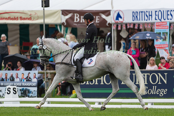 Paul  Tapner (AUS) riding Kilronan