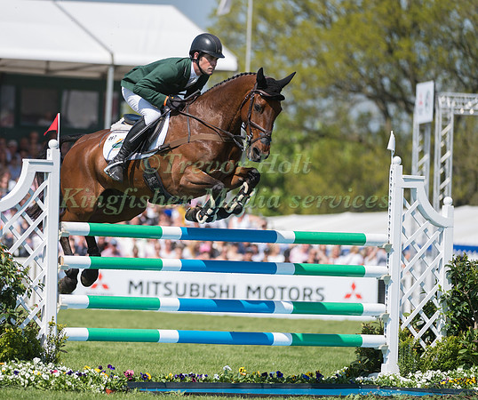 JOSEPH MURPHY (IRL) RIDING  SPORTSFIELD OTHELLO