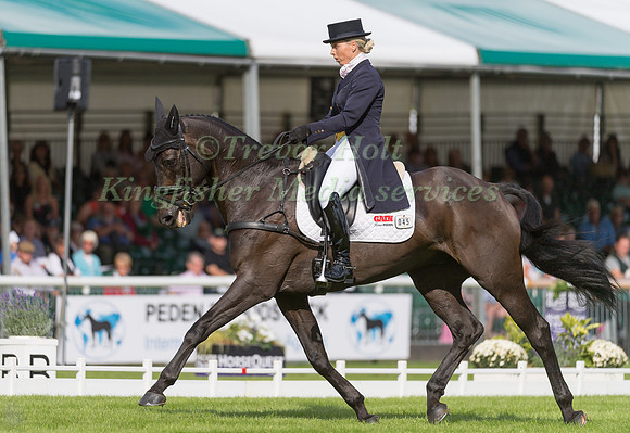 Emma Hyslop-Webb (GBR) and Pennlands Douglas