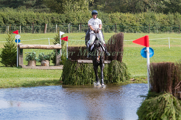 HARRY MEADE RIDING  MONBEG MEDLAR