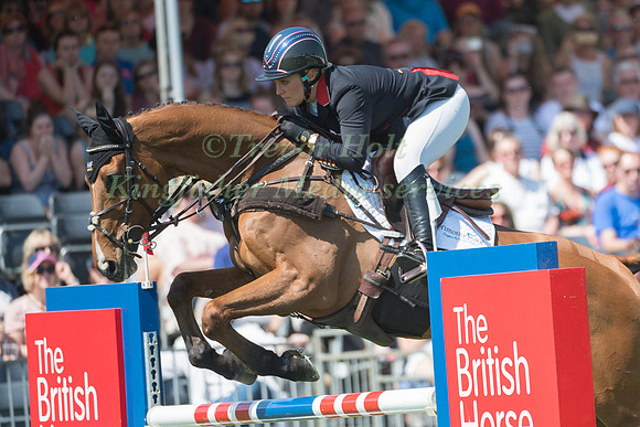 GEMMA TATTERSALL GBR) RIDING  PAMERO 4